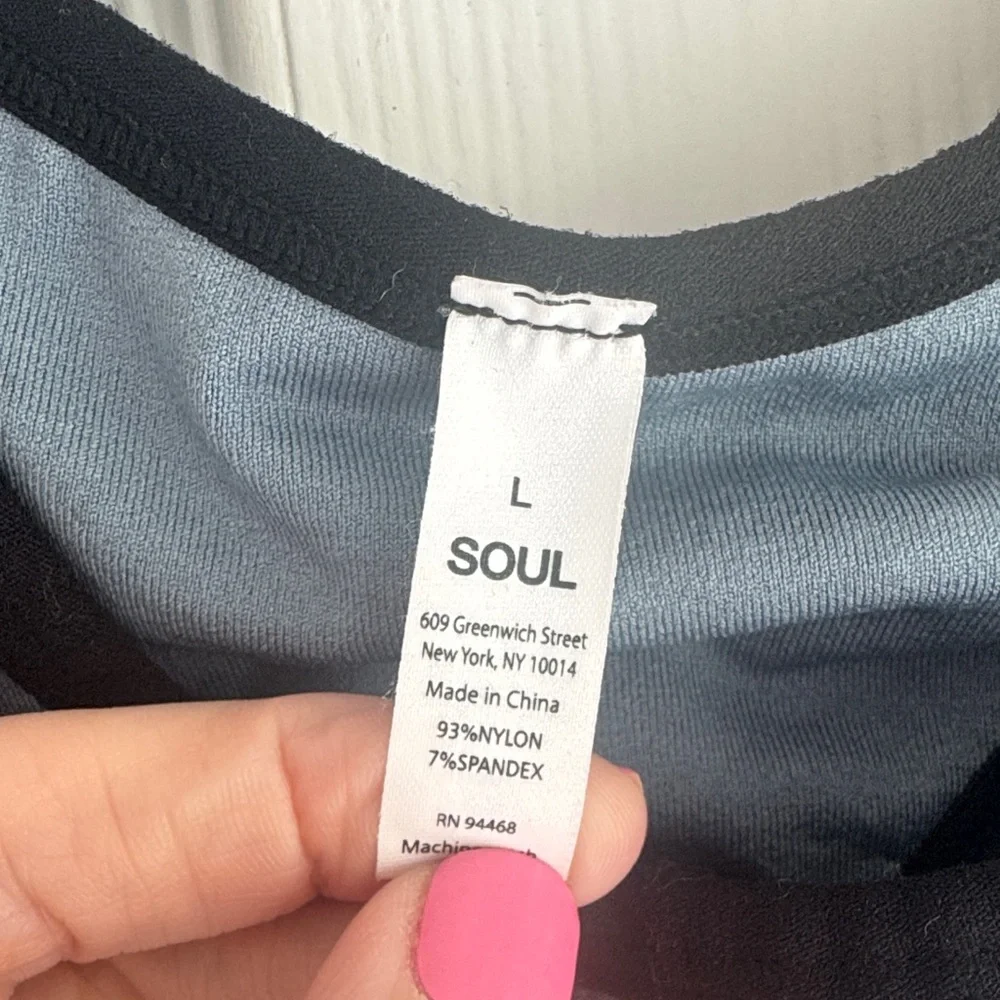 Soul by SoulCycle Black Tie-Dye High Neck Sports Bra - Picture 3 of 4